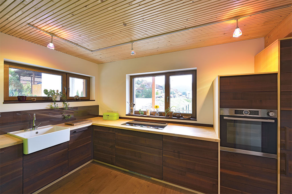 kueche einbau raeuchereiche holz massiv Schreiner Offenburg